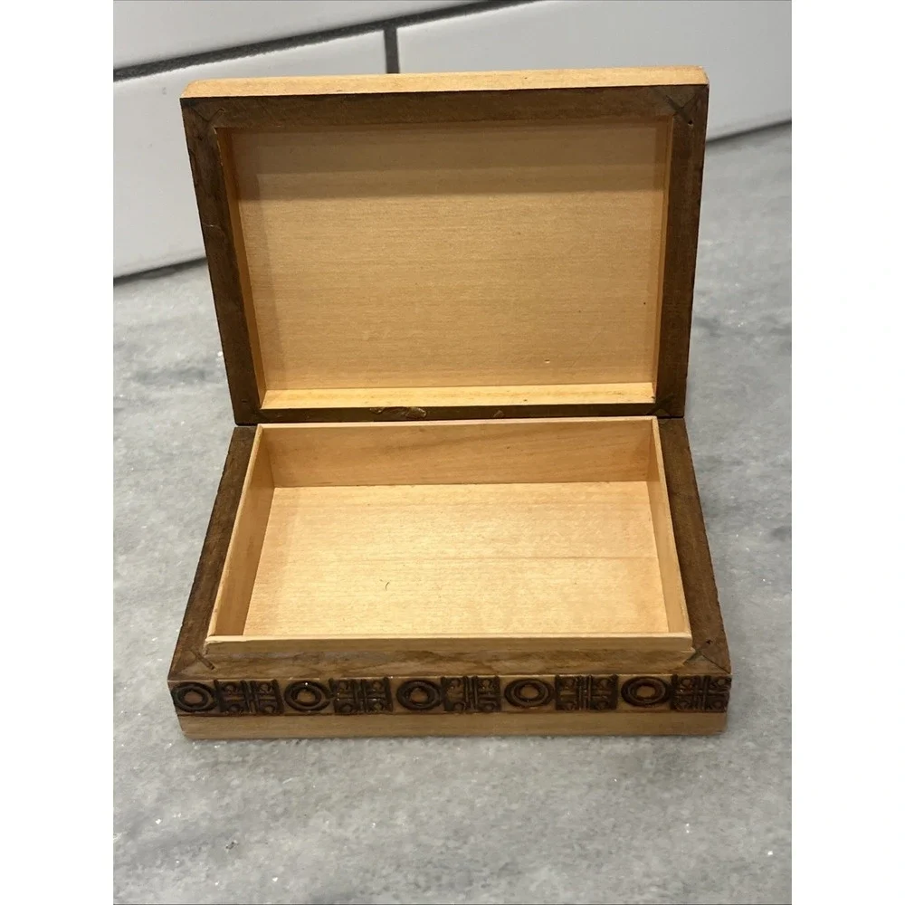 Vintage‎ Wooden Trinket Jewelry Box Hand Carved Hand Made- European